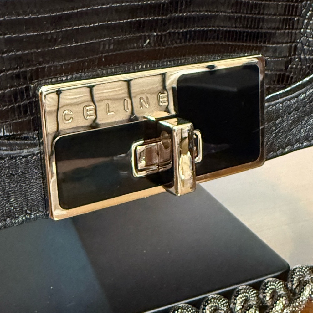 🔥 Sale 🔥- Celine Black Leather Bag with Chain Strap and Lock Set - Picture 2 of 16
